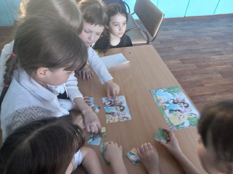 Конкурс «А ну-ка, девочки!».