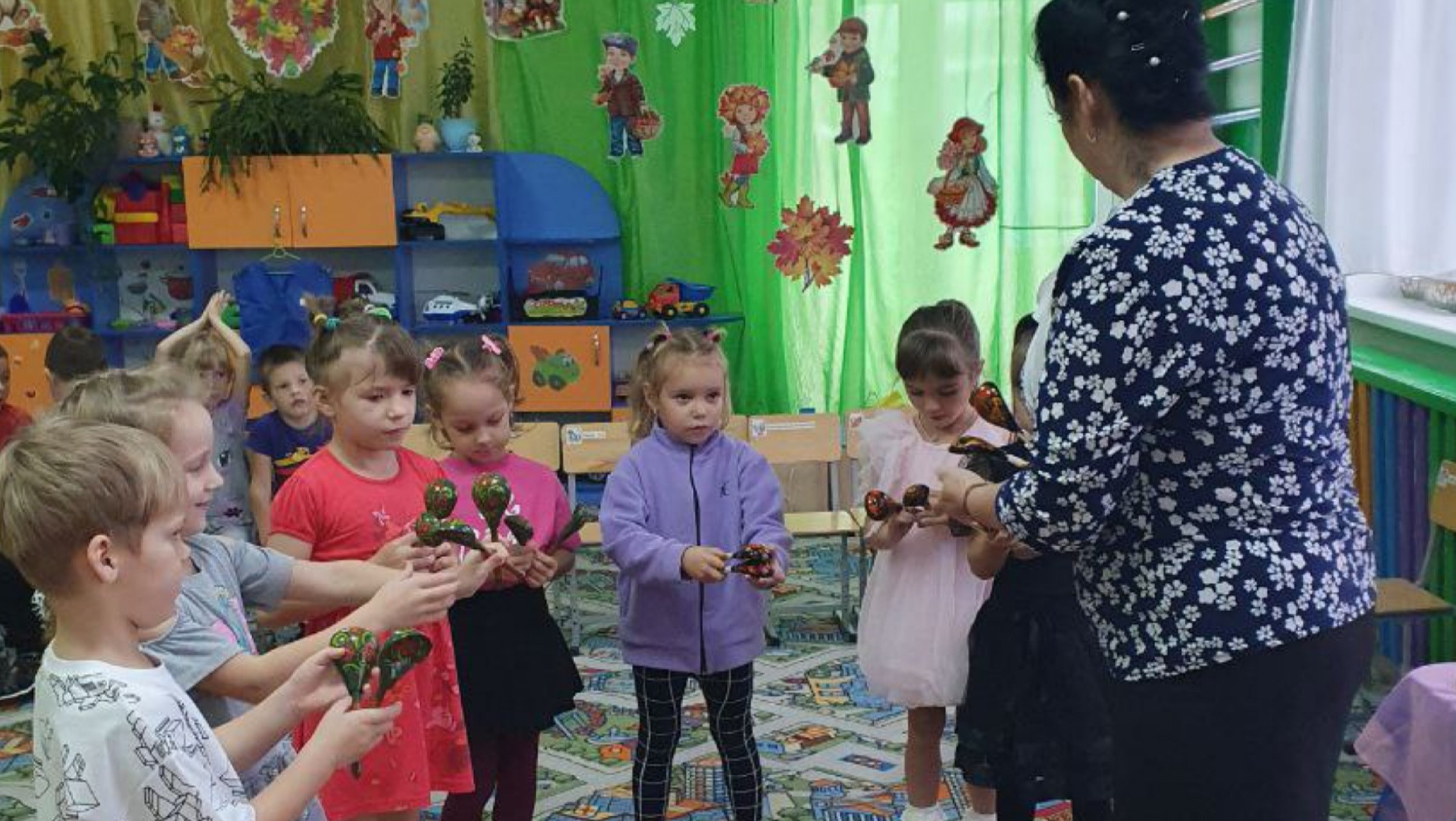 Новости детского сада: занятие по музыке &amp;quot;Знакомство с деревянной ложкой&amp;quot;.