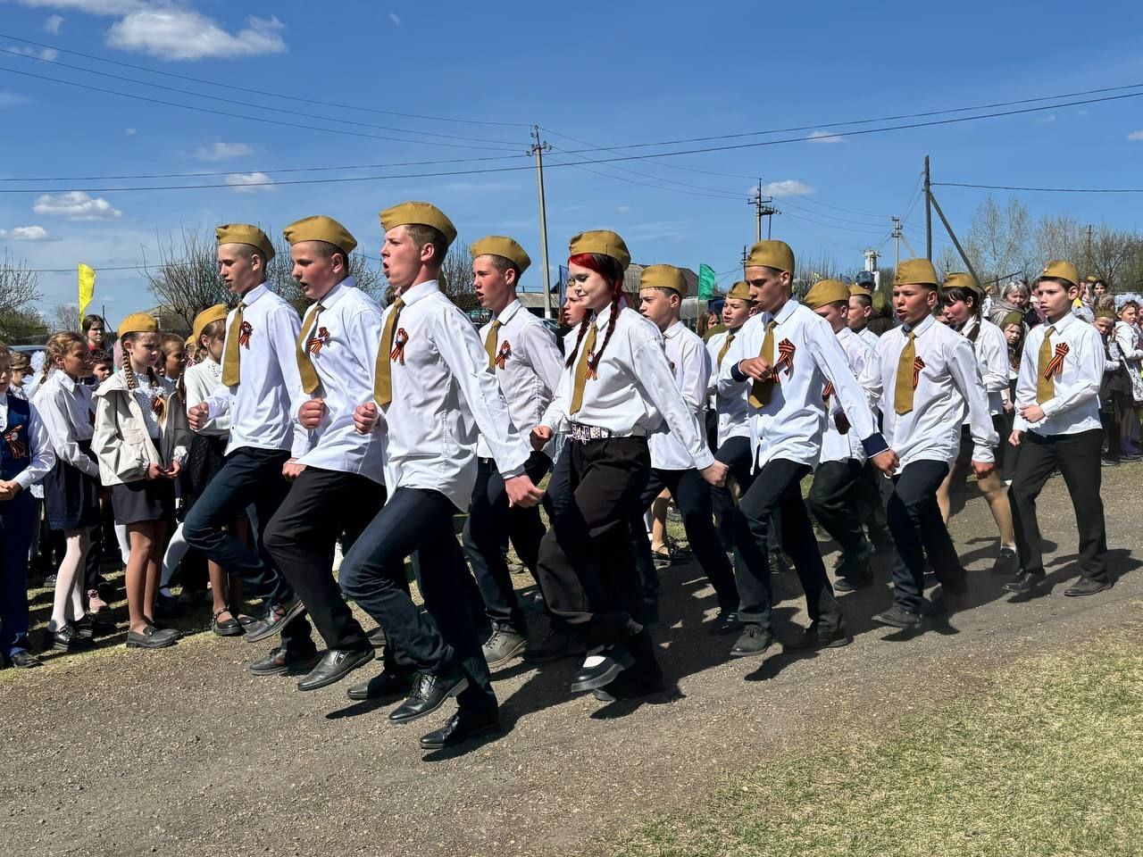 Конкурс «Смотр строя и песни».